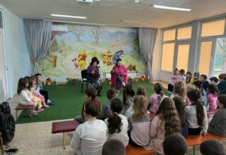Усмивки и приказки в Детска градина „Райна Княгиня