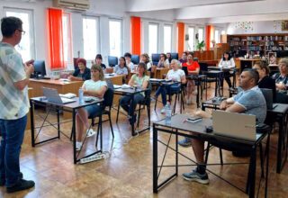 Специализиран курс на тема „Идентификация на редки и ценни печатни издания“ се проведе в библиотеката