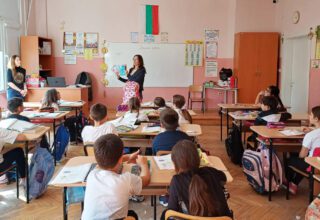 Третокласници от ОУ „Алеко Константинов“ се впуснаха във вълнуващо книжно приключение